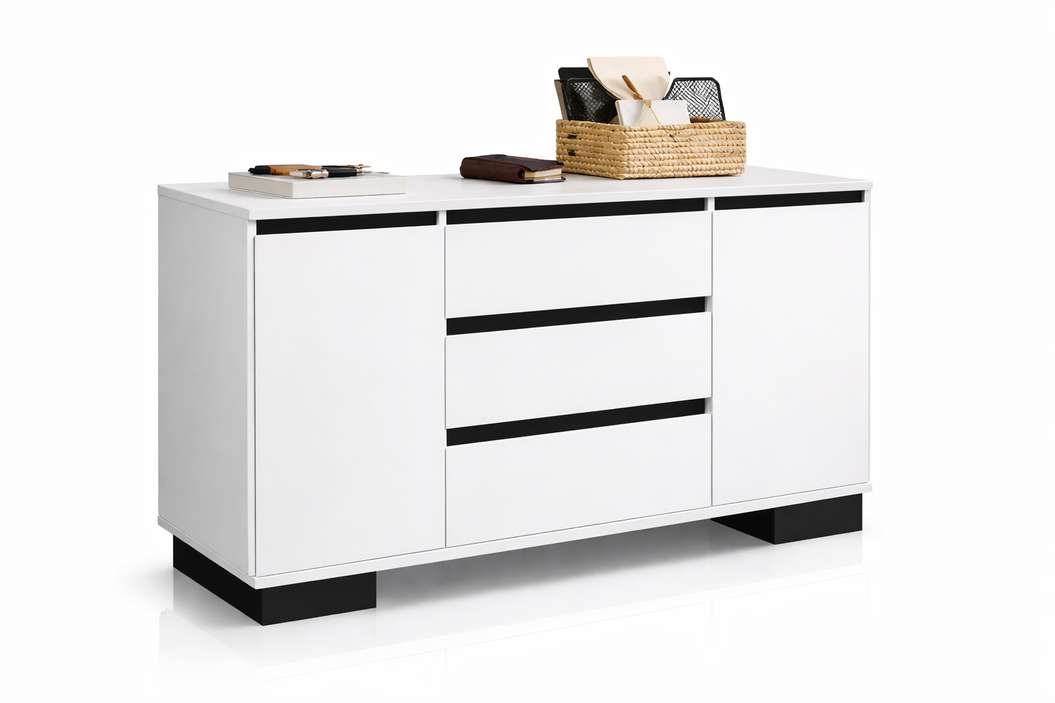 komoda Alfa 2d3s na białym tle